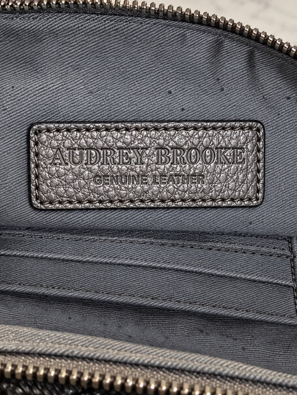 AUDREY BROOKE Metallic Gray Pebbled Leather Shoulder Bag. - Picture 5 of 7